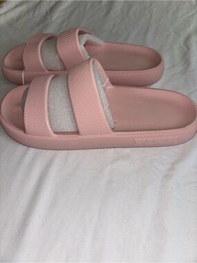 PINK Victoria's Secret Light Pink Slide Sandals